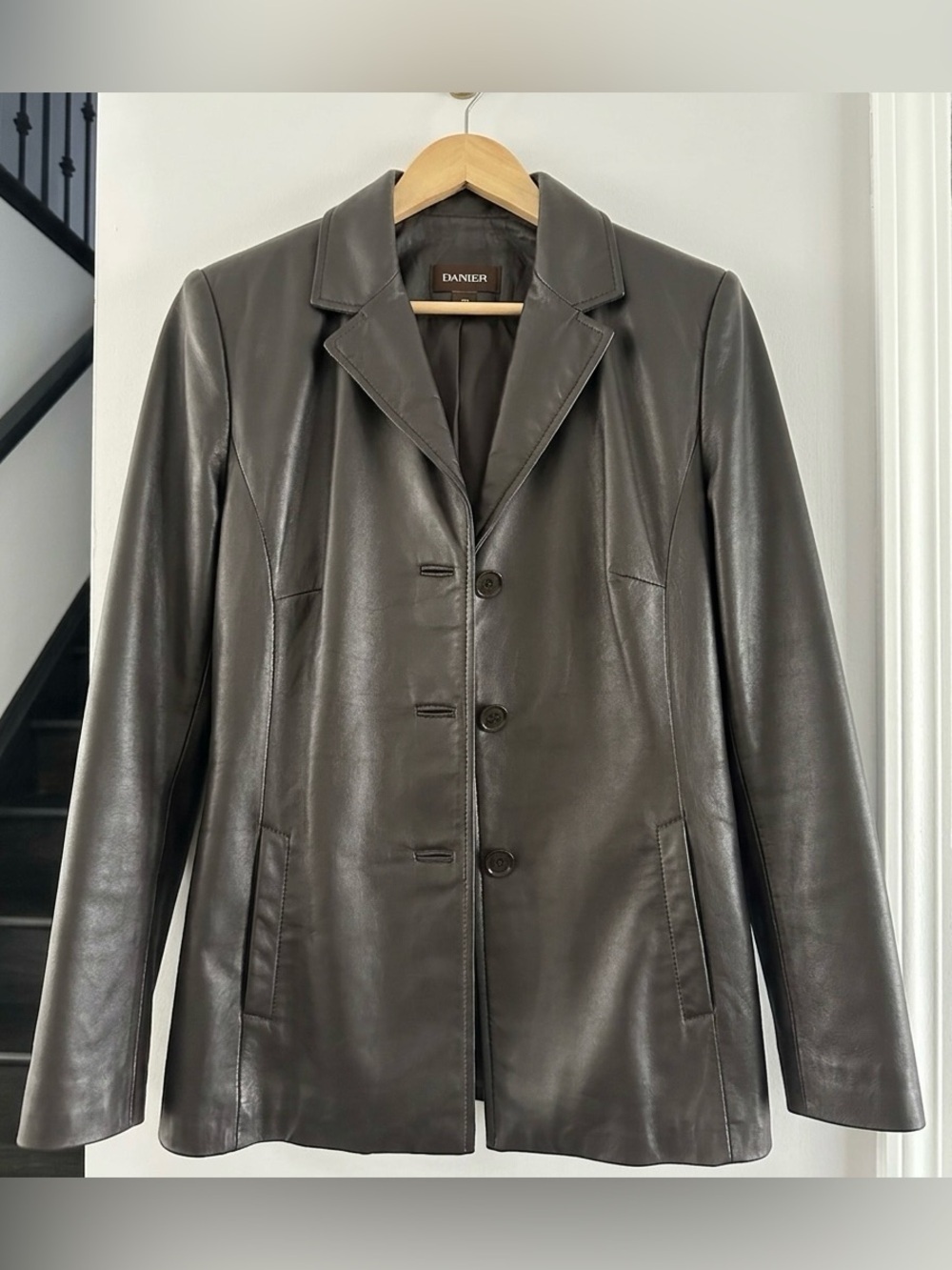 Danier Leather Blazer/jacket